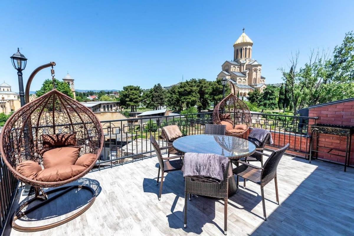 3Br Apt W Huge Terrace & Magnificent Views Tbilisi Exterior photo
