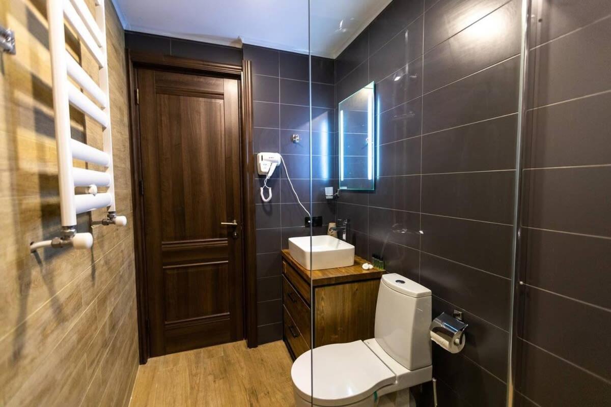 3Br Apt W Huge Terrace & Magnificent Views Tbilisi Exterior photo